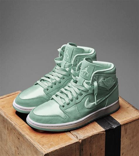 mint green jordans men's